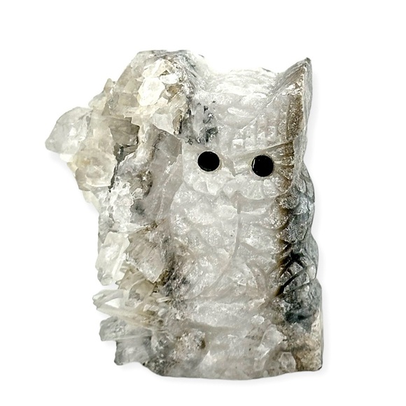 Owl Hand Carved Natural Quartz Healing Crystal Geode - Picture 2 of 4